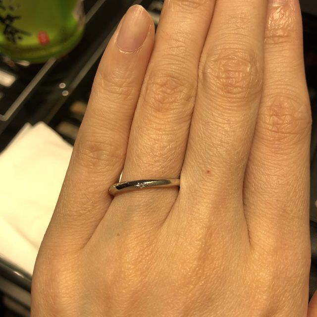 【エクセルコダイヤモンド(EXELCO DIAMOND)の口コミ】 カタログを見ましたが、デザインは素敵なものばかりでした。
チェーンを通…