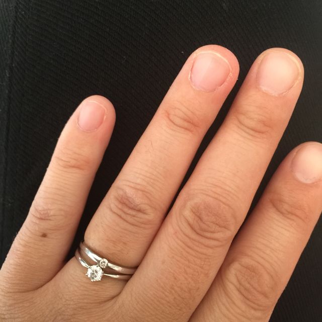 【ジュエリーツツミ(JEWELRY TSUTSUMI)の口コミ】 主人から先にいただいていた婚約指輪と重ねてつけれるよう同じブランドで…