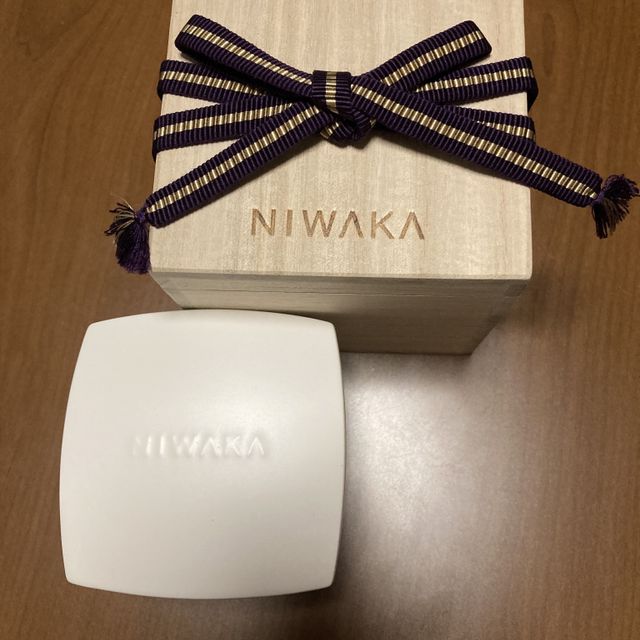 【俄(にわか)の口コミ】 指がふとかったので、気にしていましたが、少し太めで変化のある形のデザ…