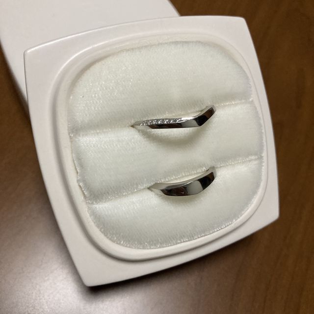 【俄(にわか)の口コミ】 指がふとかったので、気にしていましたが、少し太めで変化のある形のデザ…