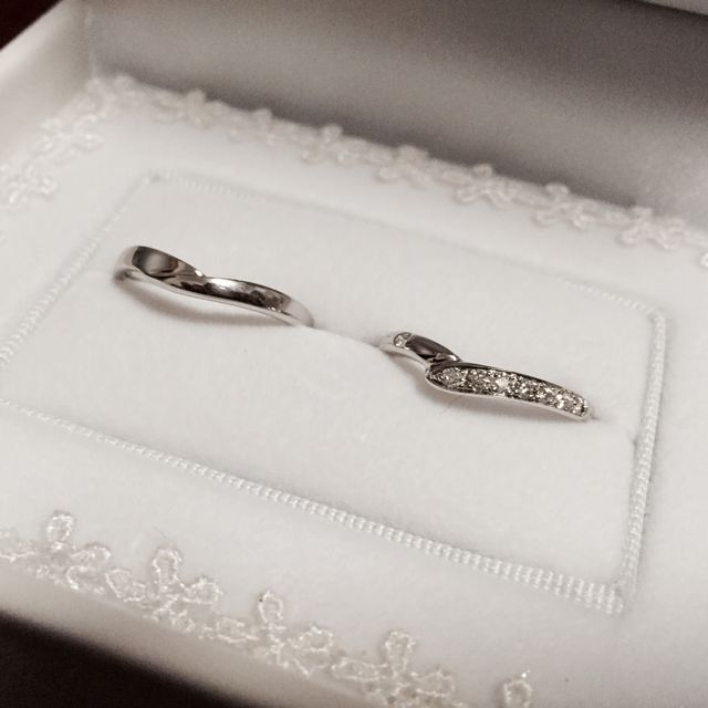 【宝寿堂(ほうじゅどう)の口コミ】 指輪が少しデザイン性のあるものにしたかったのと、彼が「指輪をはめると…