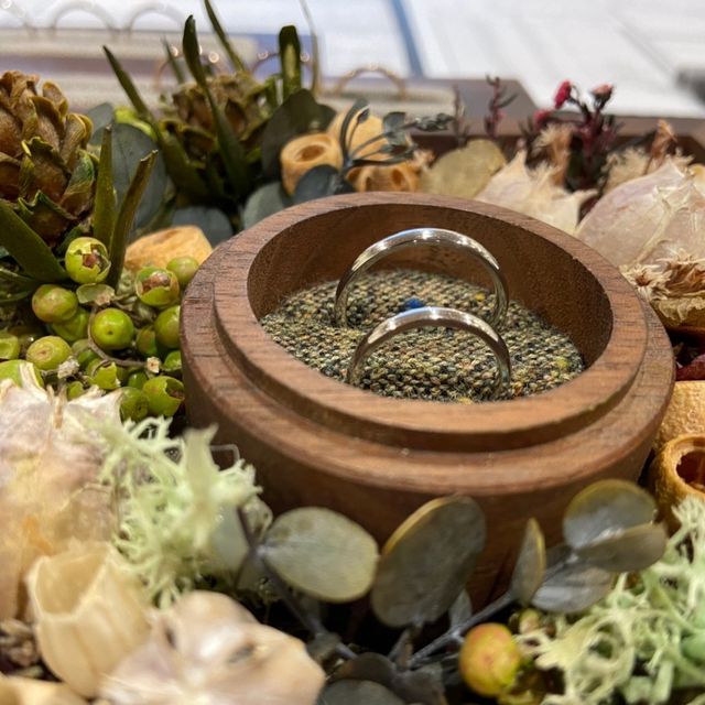 【鎌倉彫金工房の口コミ】 二人の好みにあうデザイン、普段の使い心地
プラチナを選択したのは、時間…