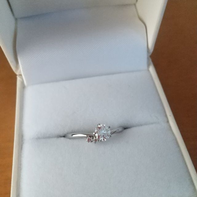 【MILK&Strawberry(ミルクアンドストロベリー)の口コミ】 指が細く見えること。好きなピンクダイヤが入ってる事。この2点が決め手で…