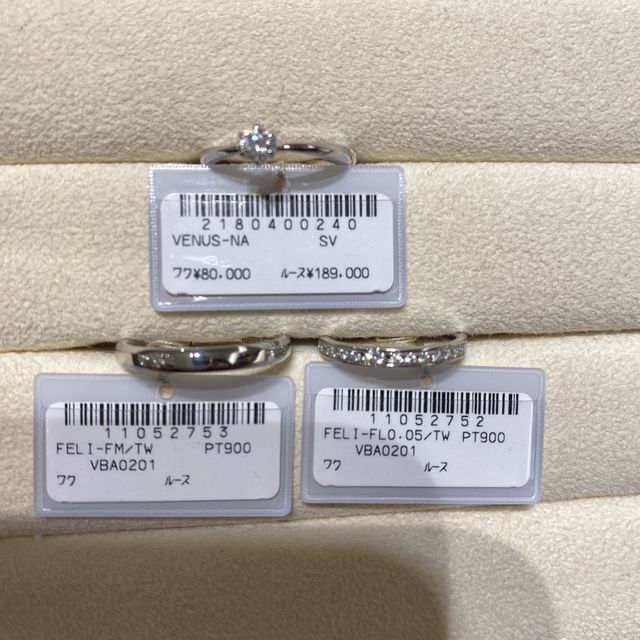 【TRECENTI(トレセンテ)の口コミ】 デザインが可愛くて、つけ心地が本当に良かったです。
キラキラした物で、…