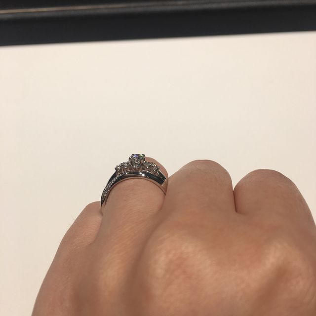 【ラザール ダイヤモンド(LAZARE DIAMOND)の口コミ】 婚約指輪は、①ダイヤモンドの質 ②歳をとってもつけられるようなデザインか…