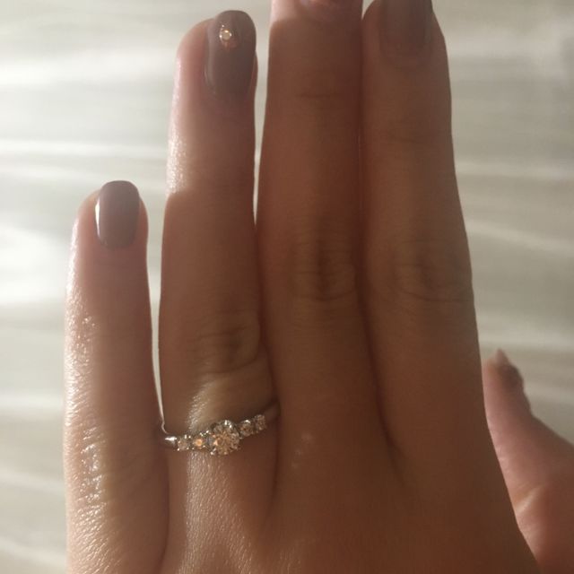 【ラザール ダイヤモンド(LAZARE DIAMOND)の口コミ】 婚約指輪は、①ダイヤモンドの質 ②歳をとってもつけられるようなデザインか…