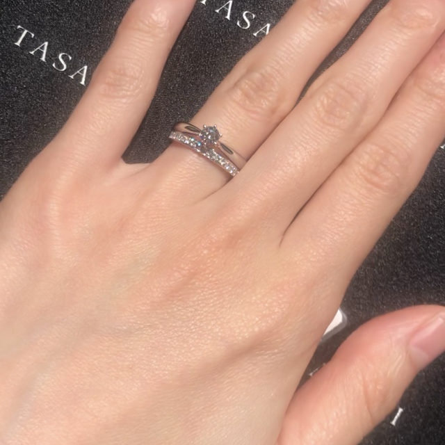 【TASAKI(タサキ)の口コミ】 婚約指輪、結婚指輪の重ね付けを普段からしたいと思っていたため婚約指輪…