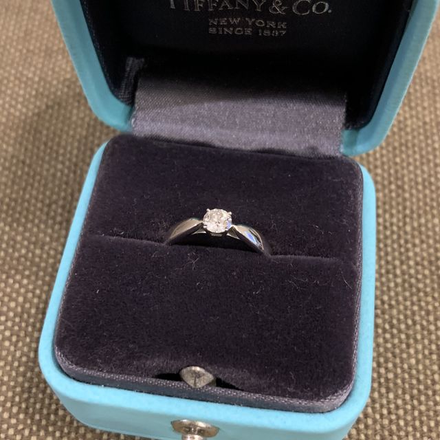 【ティファニー(Tiffany & Co.)の口コミ】 婚約指輪はティファニーハーモニーという指輪にしました。人気のティファ…