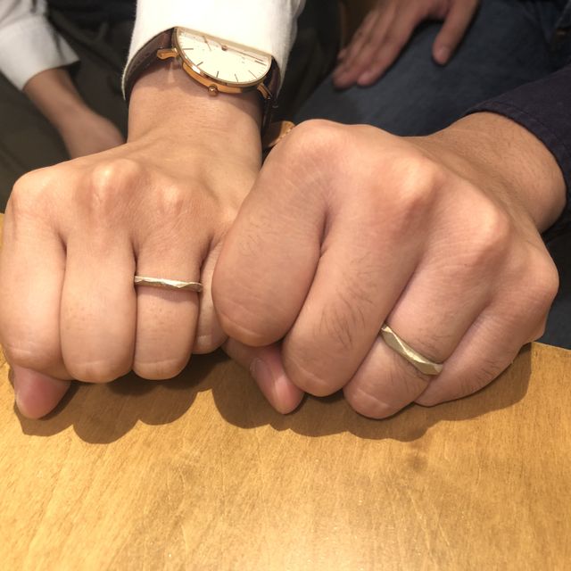 【atelier CraM(アトリエ クラム)の口コミ】 指輪をどうするか二人で相談した時に、キラキラした高級感のある指輪より…