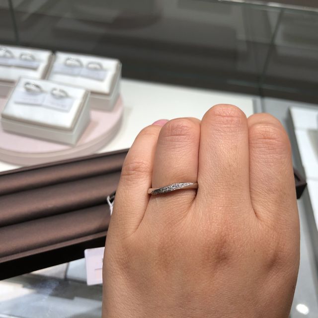 【アイプリモ(I-PRIMO)の口コミ】 

指輪のデザインは(ケレース)です。

指輪がしっかりと強調もされつつ
指…