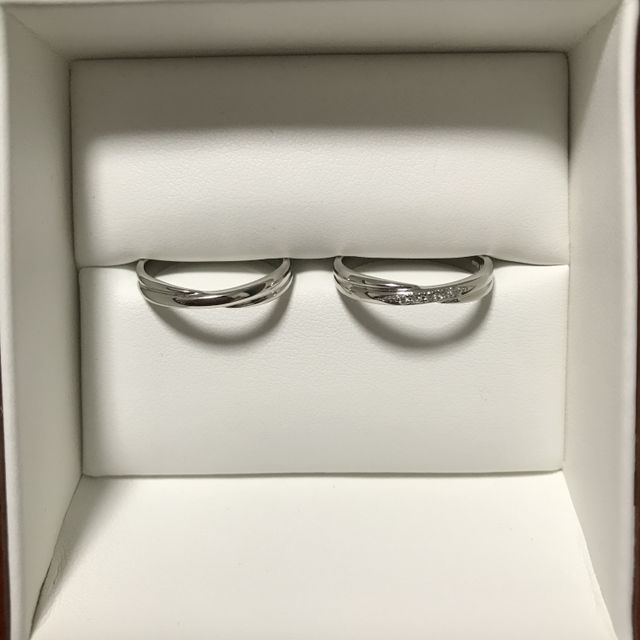 【YUKIZAKI BRIDAL(ユキザキブライダル)の口コミ】 デザインに惹かれ、またプラチナのキラキラ感もちょうどいい感じでした。…