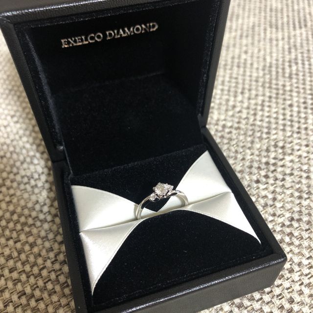 【エクセルコダイヤモンド(EXELCO DIAMOND)の口コミ】 元からリングは細いもので検討していました。エクセルコダイヤモンドの指…