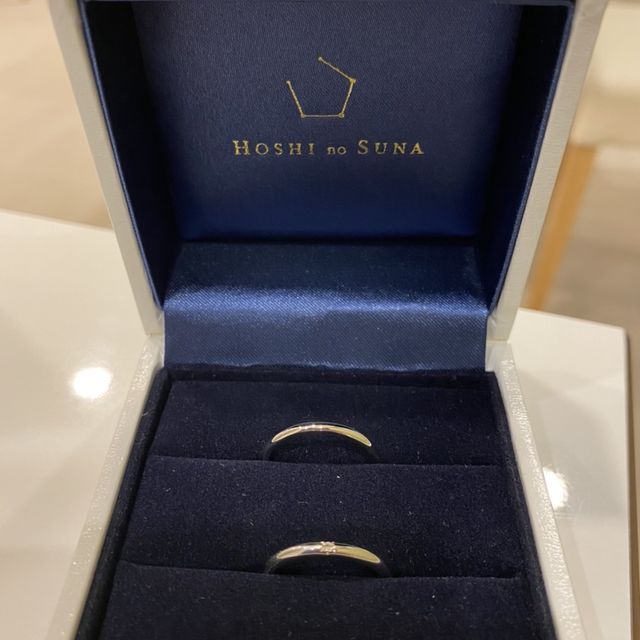 【HOSHI no SUNA 星の砂(ほしのすな)の口コミ】 まず第一にシンプルで変形しにくい、肌になじむことを考えて指輪選びをし…