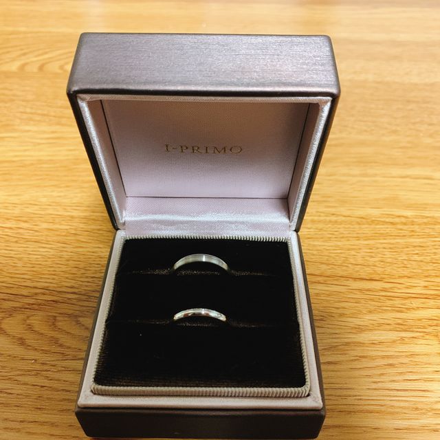 【アイプリモ(I-PRIMO)の口コミ】 ダイヤがついていて派手すぎないものを探していました。
男女でデザインが…