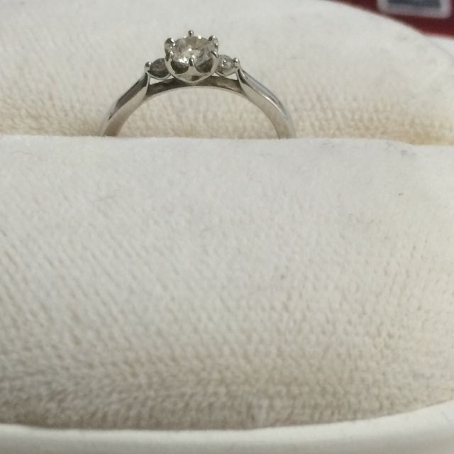 【俄(にわか)の口コミ】 ショウウィンドウを見た時は別のデザインを気に入って試着したのですが、…