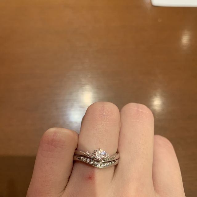 【TRECENTI(トレセンテ)の口コミ】 様々なデザインがあり、小さめのダイヤモンドをピンクダイヤモンドに変更…