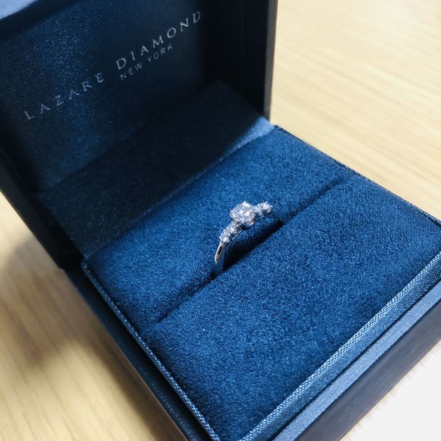 【ラザール ダイヤモンド(LAZARE DIAMOND)の口コミ】 指輪のデザインです。
結婚指輪の方も既にデザインは決めていて、まだそち…