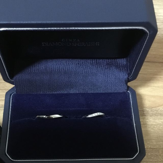 【銀座ダイヤモンドシライシの口コミ】 どこのお店の結婚指輪を扱っているお店にしようかと考えていたときに、ネ…