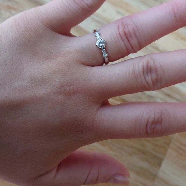 【PAVEO CHOCOLAT(パヴェオショコラ)の口コミ】 他のブランドの結婚指輪とペアで付けても違和感なくつけられること、アン…