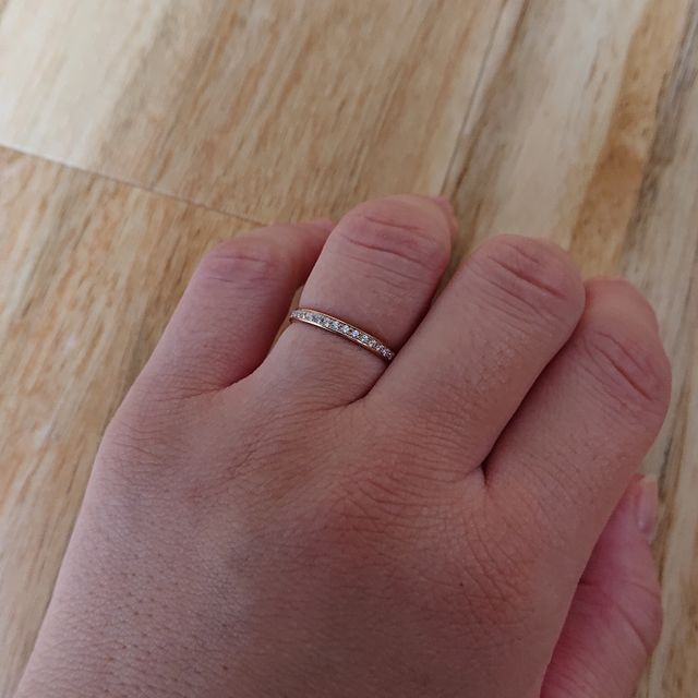 【俄(にわか)の口コミ】 ピンクゴールド エタニティーリング 細目 という私の希望と主人の希望のも…