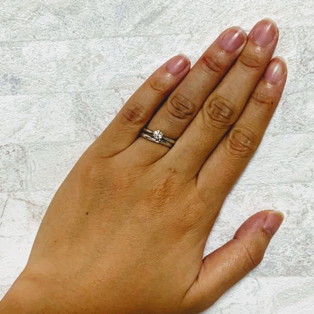 【銀座ダイヤモンドシライシの口コミ】 指輪のデザインは、婚約指輪（WhiteLily、ストレート、ダイアモンド一粒タ…