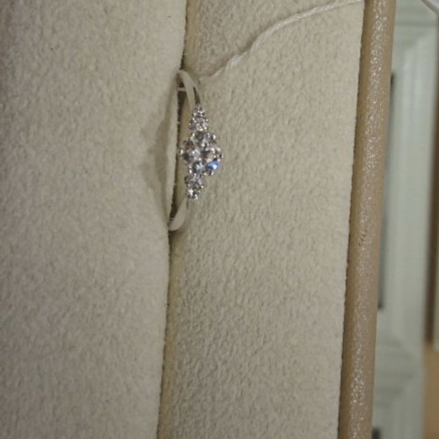 【Mariage ent(マリアージュエント)の口コミ】 リングと指の間の感触が優しくつけ心地が良いのが決め手になりました。ま…