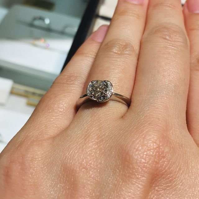 【ブルガリ(BVLGARI)の口コミ】 ヘイロータイプの婚約指輪は華美過ぎて似合わないと思っていましたが、こ…