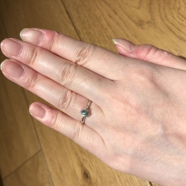 【Galopine & Galopin(ガロピーネガロパン)の口コミ】 プロポーズリングを頂いたので必然的にこちらの店で選びました。デザイン…