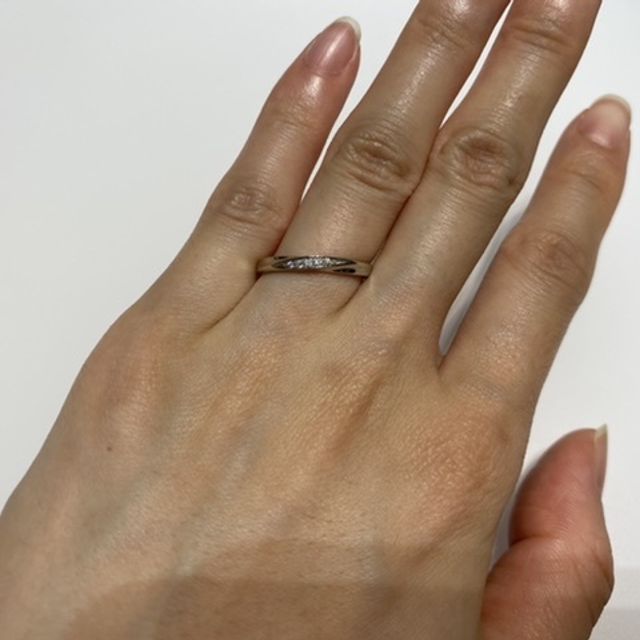 【4℃ BRIDAL(ヨンドシーブライダル)の口コミ】 ストレートなタイプで探しており、なおかつダイヤモンドも少し入っている…