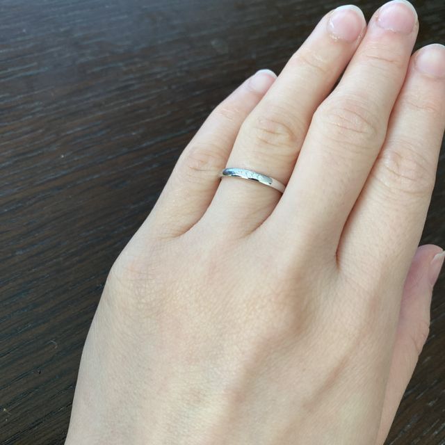 【アイプリモ(I-PRIMO)の口コミ】 この指輪を購入した決め手はつけ心地が良かったこと、手の小さい私達夫婦…