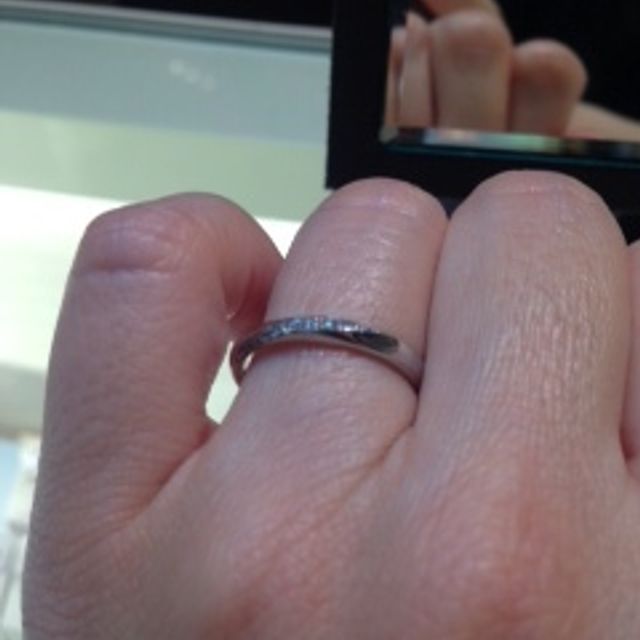 【Ponte Vecchio(ポンテヴェキオ)の口コミ】 指輪自体は、日本のブランドのように繊細さを感じます。指輪はストレート…