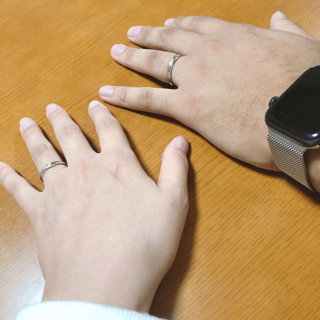 【エクセルコダイヤモンド(EXELCO DIAMOND)の口コミ】 ダイヤモンドが一部に散りばめられた繊細なデザインと、つけたときに指が…