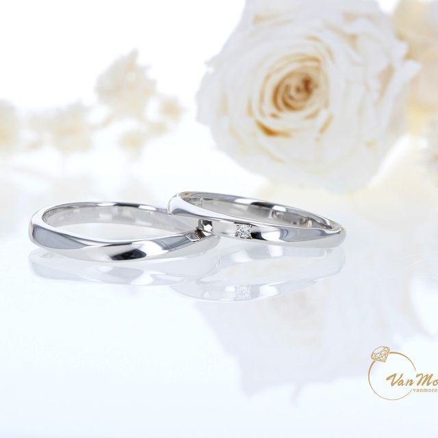 【宝石工房ヴァンモアの口コミ】 セミオーダーで作りたくてここにしました。沢山の指輪の種類があり、その…