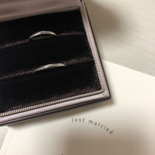 【アイプリモ(I-PRIMO)の口コミ】 シンプルなデザインの指輪探していて、2人とも指輪のデザインに一目惚れし…