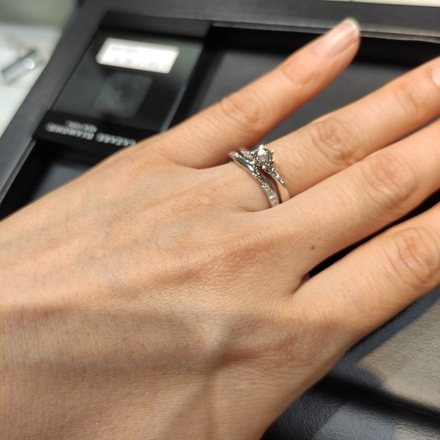 【ラザール ダイヤモンド(LAZARE DIAMOND)の口コミ】 彼女と一緒に3店舗回りました。デザインについてはどこも甲乙つけがたかっ…