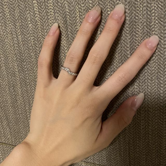 【俄(にわか)の口コミ】 当初はダイヤの着いていないシンプルな指輪にしようと思っておりましたが…