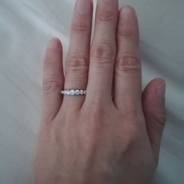 【銀座ダイヤモンドシライシの口コミ】 エタニティーリングが欲しくて色々なお店を回りましたが、ダイヤモンドの…