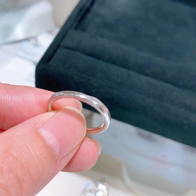 【TRECENTI(トレセンテ)の口コミ】 シンプルなデザインですが、さりげなく入ったラインがお洒落でとても良か…