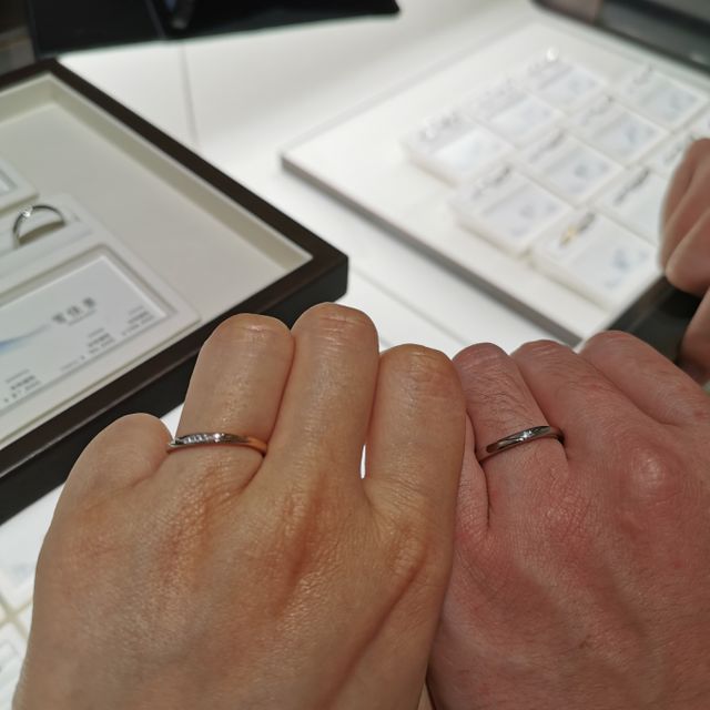 【俄(にわか)の口コミ】 とにかく着け心地がよくて、レディースもメンズも品の良い指輪でした。価…