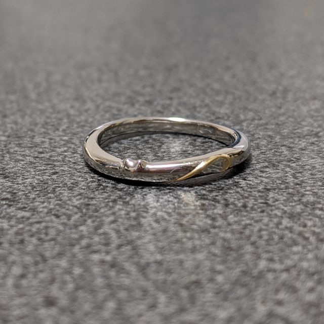 【宝石工房ヴァンモアの口コミ】 店の雰囲気が入りやすく、口コミもよかったためえらんだ。フルオーダーと…