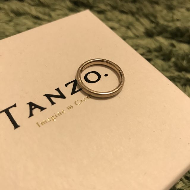 【TANZO.(鍛造指輪)の口コミ】 とにかくシンプルで味のある指輪を求めていました。TANZOさんは指輪のタイ…