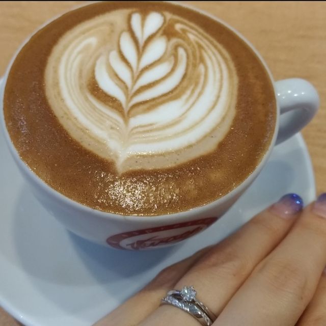 【ラザール ダイヤモンド(LAZARE DIAMOND)の口コミ】 とてもシンプルで、結婚指輪のデザインとケンカしないところが気に入りま…