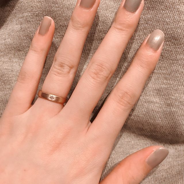 【YUKA HOJO(ユカホウジョウ)の口コミ】 シンプルでレトロ感のあるデザイン。少し太めかな？と心配していましたが…