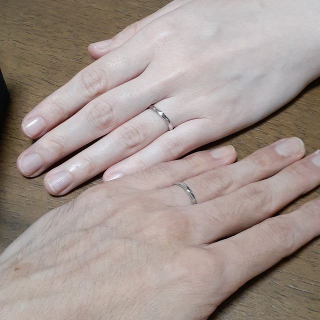 【銀座ダイヤモンドシライシの口コミ】 着け心地にこだわって商品を選びました。お店の人も親身になって、選ぶの…