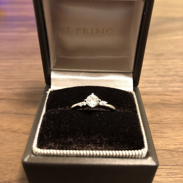 【アイプリモ(I-PRIMO)の口コミ】 結婚指輪が斜めのラインが入っているので、そのデザインに似たような指輪…