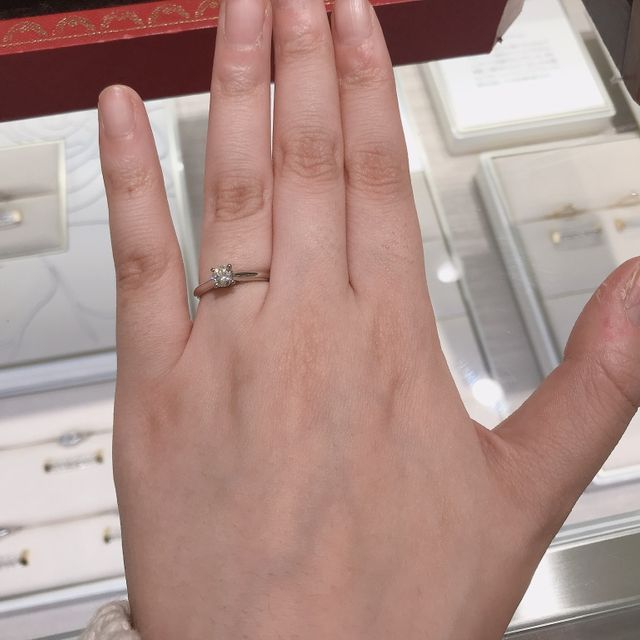 【カルティエ(Cartier)の口コミ】 いろいろなお店をまわりながら、最初はメレダイヤがついているもので探し…