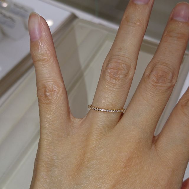 【festaria bijou SOPHIA(フェスタリア ビジュソフィア)の口コミ】 写真のリングは細さはエタニティリングの中ではかなり細いものだと思いま…