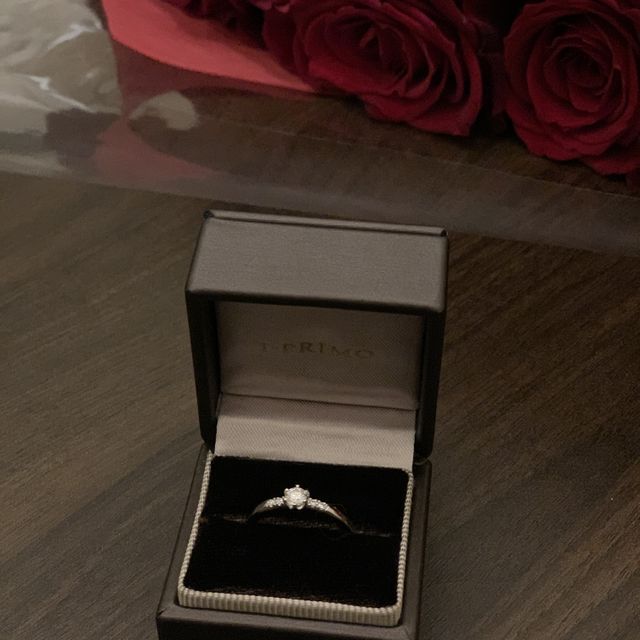 【アイプリモ(I-PRIMO)の口コミ】 彼が購入したものです。もともと婚約指輪は欲しいと思っておらず、もらう…