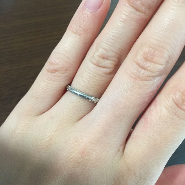 【ティファニー(Tiffany & Co.)の口コミ】 結婚指輪は絶対にティファニーがいい！と決めていたので満足です。
女性側…