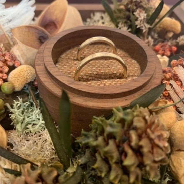 【鎌倉彫金工房の口コミ】 市販のものでデザイン、価格共に気にいるものがみつからず、旦那さんも作…